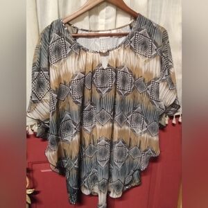 Kim Rogers Geometric Print Flutter-Sleeve Tunic in Beige and Gray